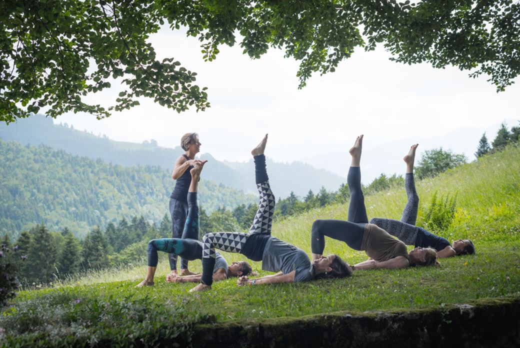 Vinyasa Yoga Flow in den Bergen